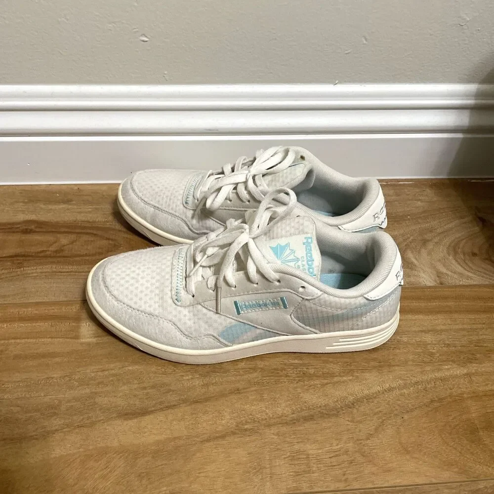 Reebok Women's CLUB Memt Cream & Blue Sneakers Size 6 Classic Streetwear
